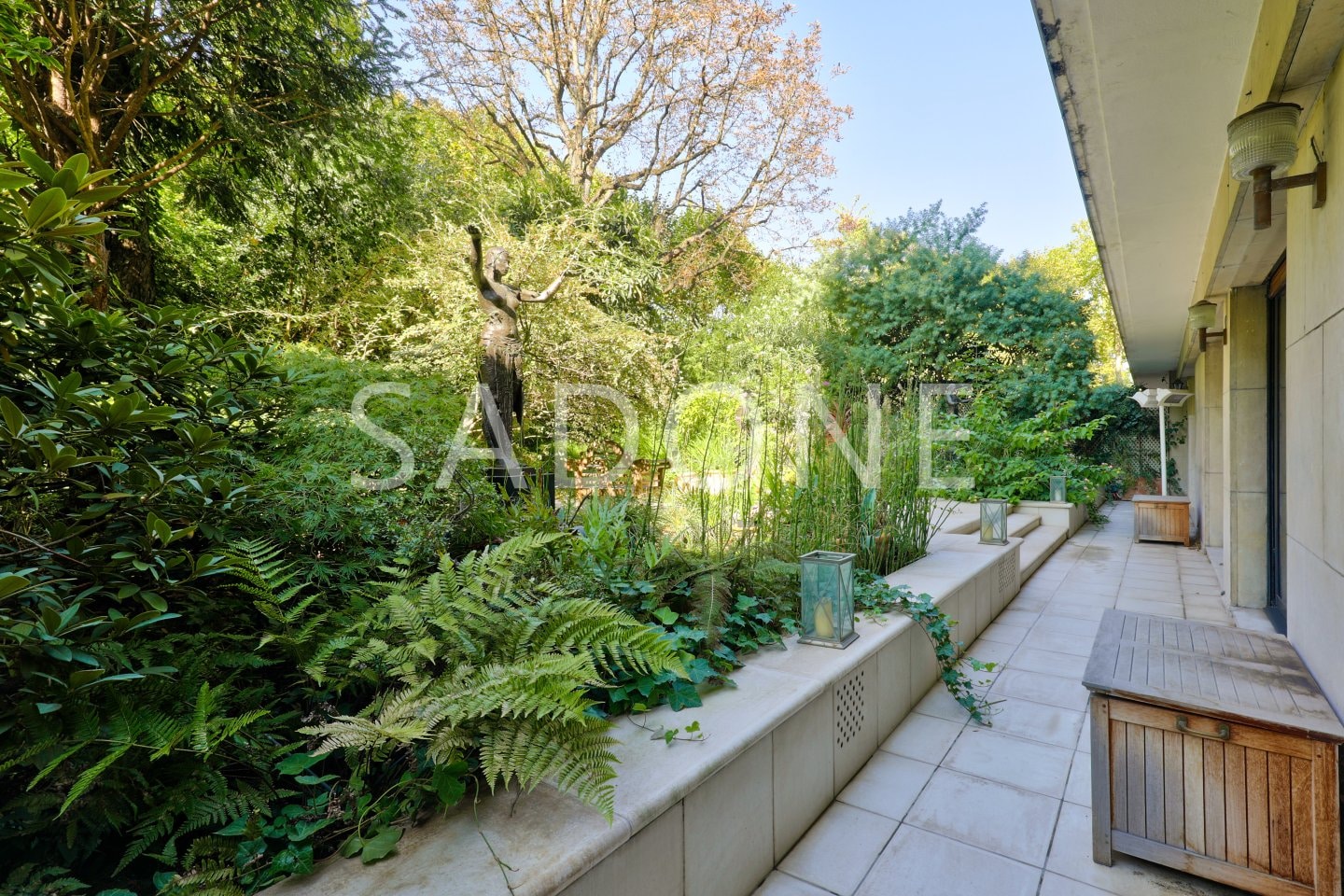 Appartement  Rez-de-jardin – Neuilly Sur Seine 5 pièce(s) 140 m2