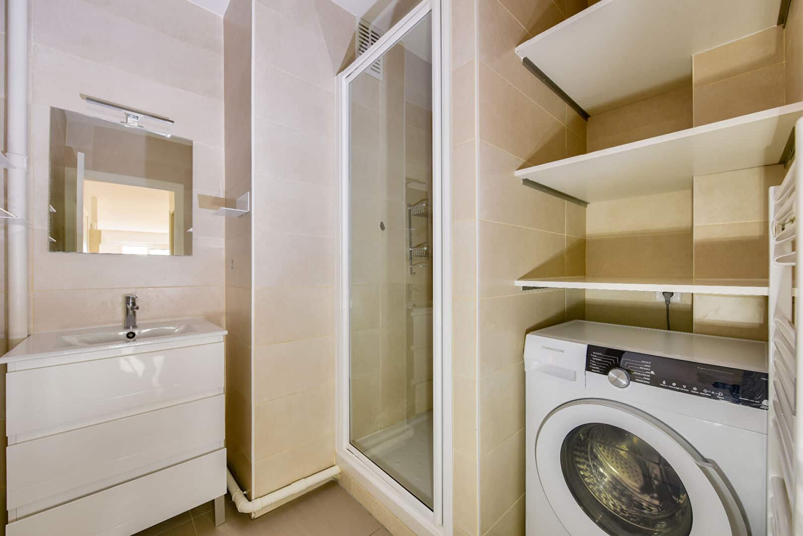 Pont de Neuilly – Studio