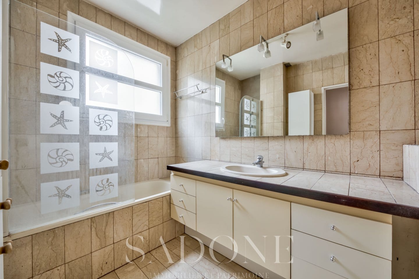 Appartement Neuilly Sur Seine 3 pièce(s) 53.68 m2