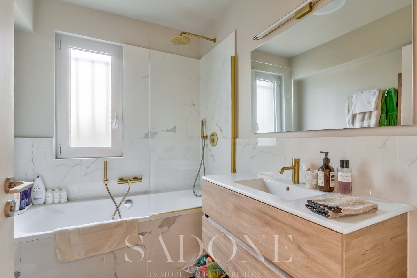 Appartement Neuilly Sur Seine 4 pièce(s) 80.25 m2