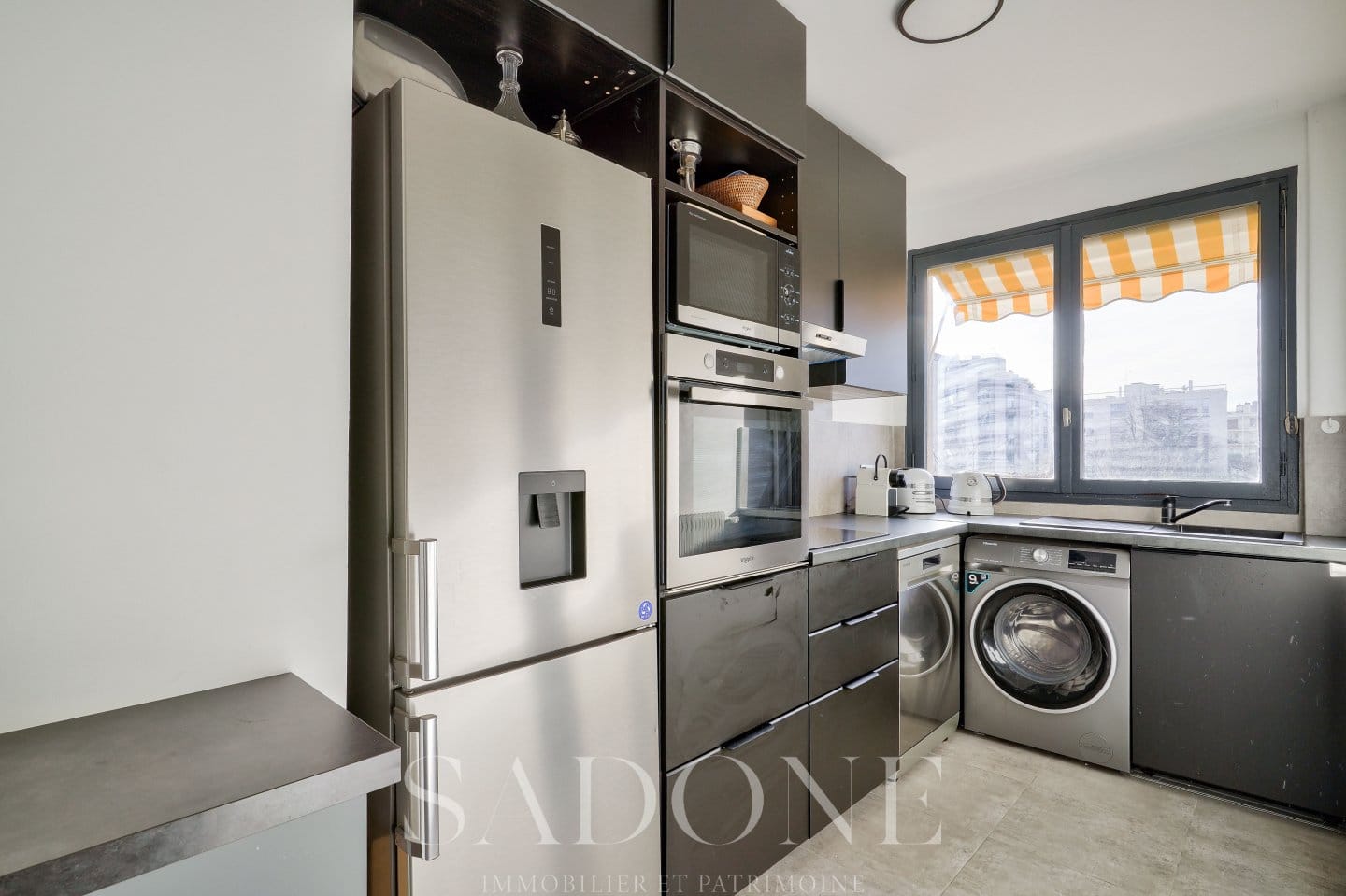 Appartement Neuilly Sur Seine / MADRID Pont de Neuilly. 3 pièce(s) 84 m2.