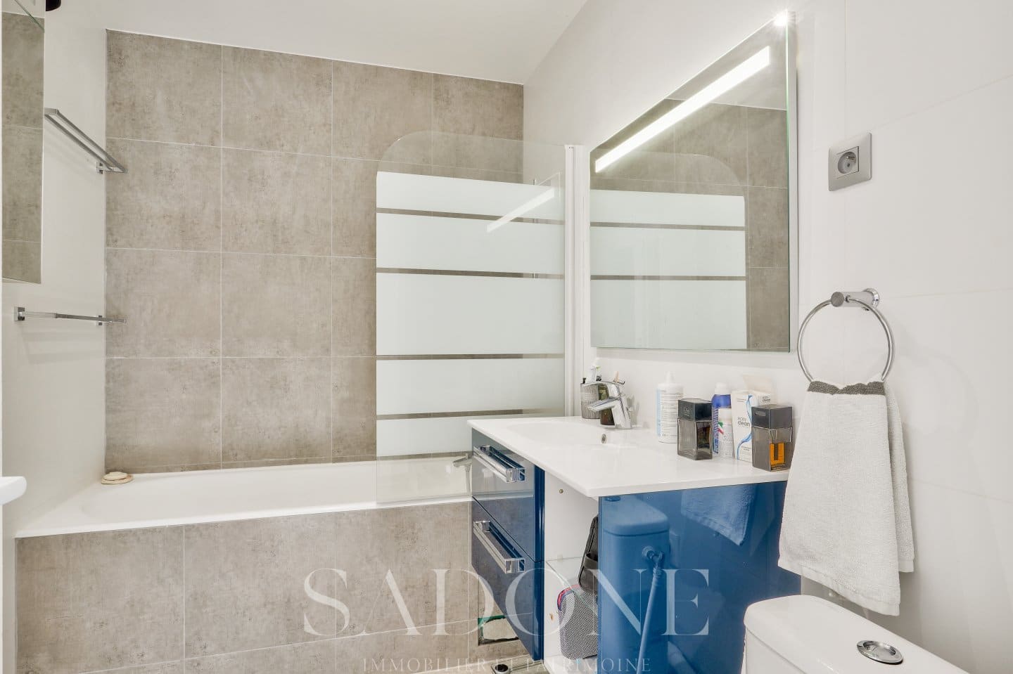 Appartement Neuilly Sur Seine / MADRID Pont de Neuilly. 3 pièce(s) 84 m2.