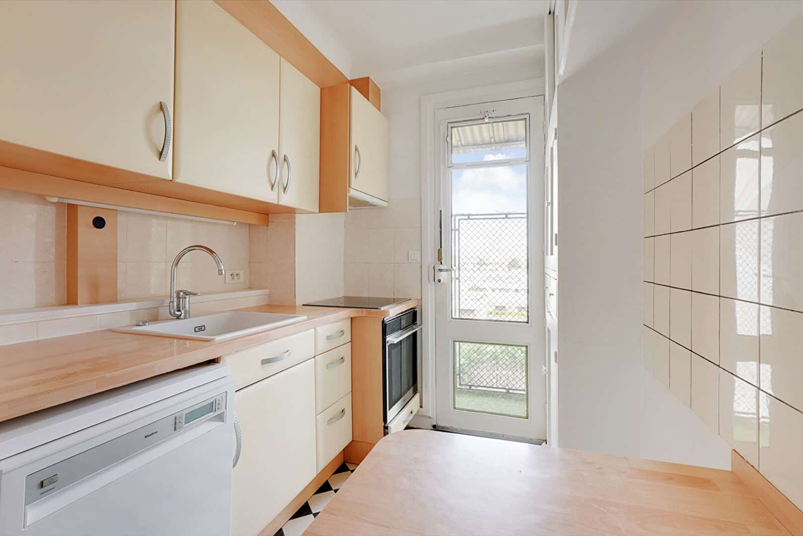 Appartement Neuilly Sur Seine 4 pièce(s) 83.07 m2