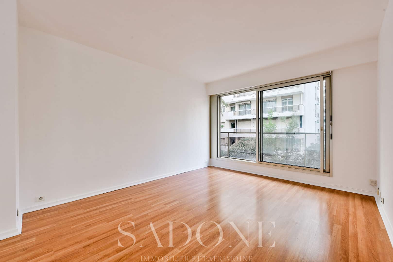 Neuilly – Ile  de Jatte –  appartement de 53 m2 – 1 chambre – balcon