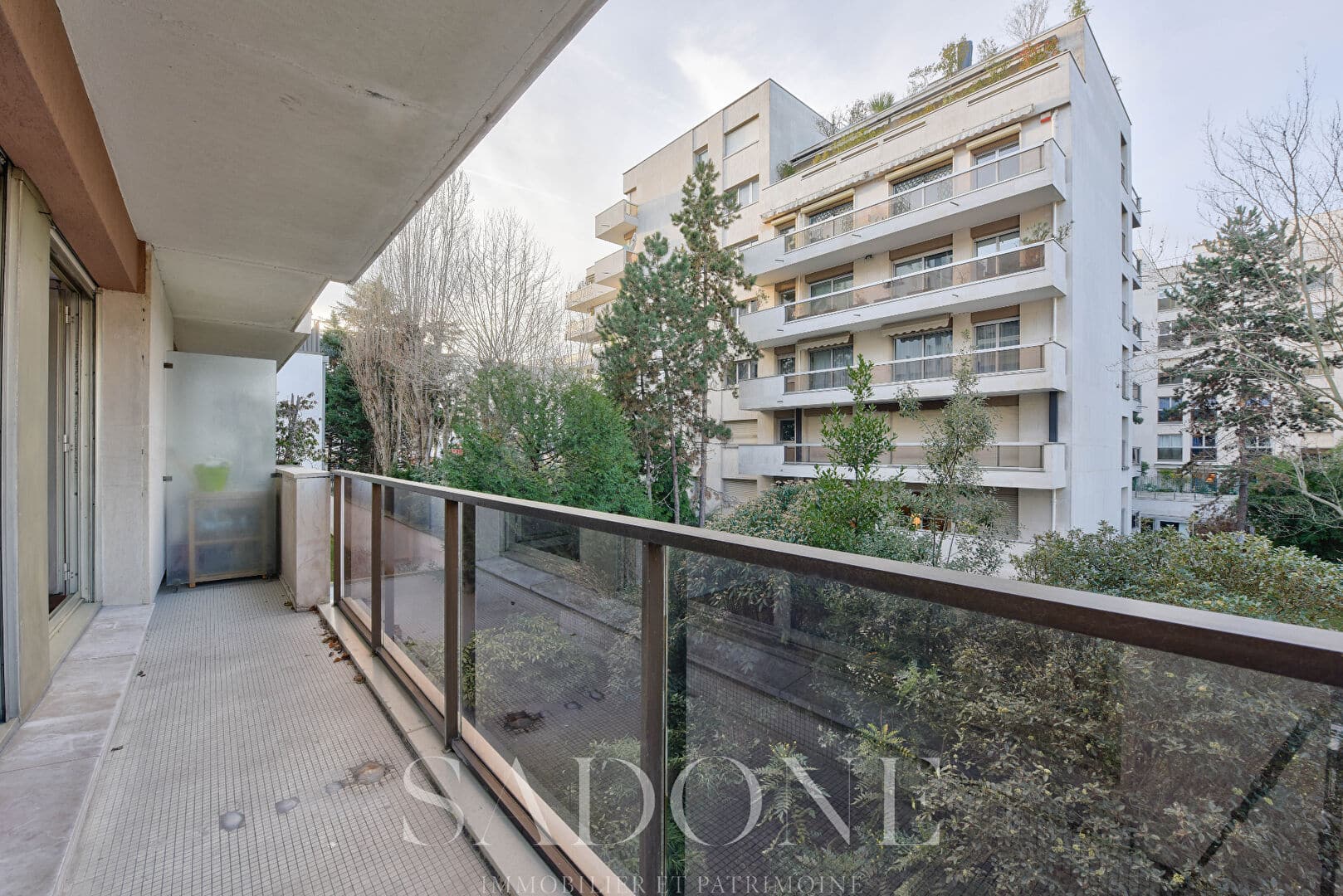 Neuilly – Ile  de Jatte –  appartement de 53 m2 – 1 chambre – balcon