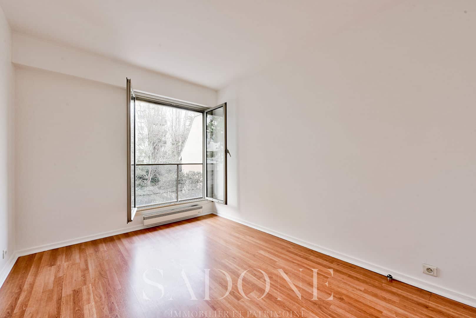 Neuilly – Ile  de Jatte –  appartement de 53 m2 – 1 chambre – balcon