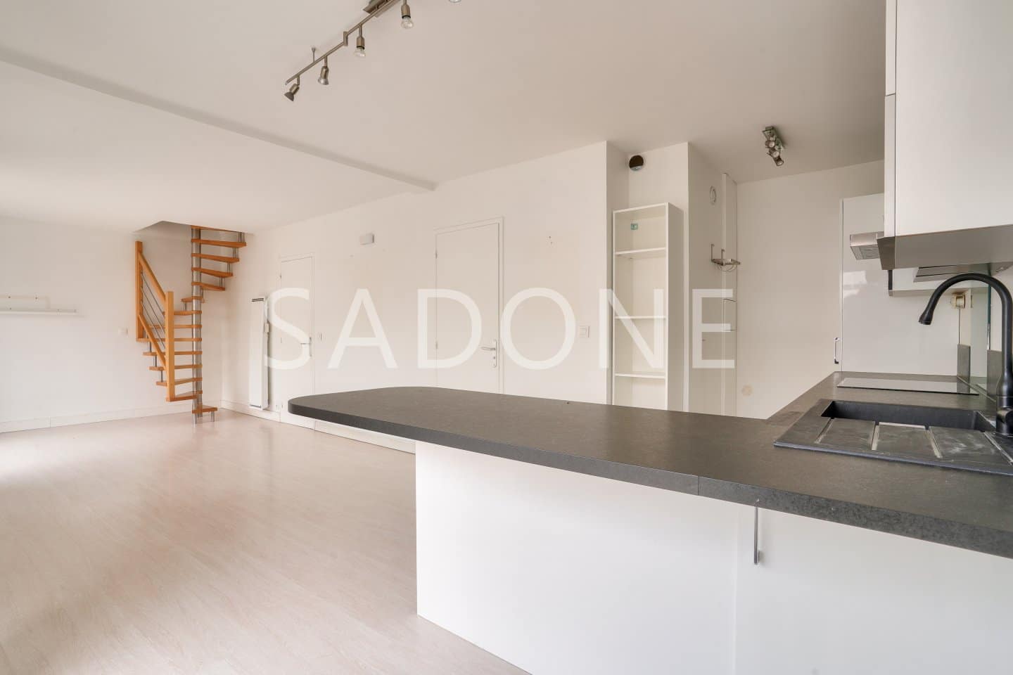 DUPLEX avec TERRASSE et BALCON : 3 pièces 55m².