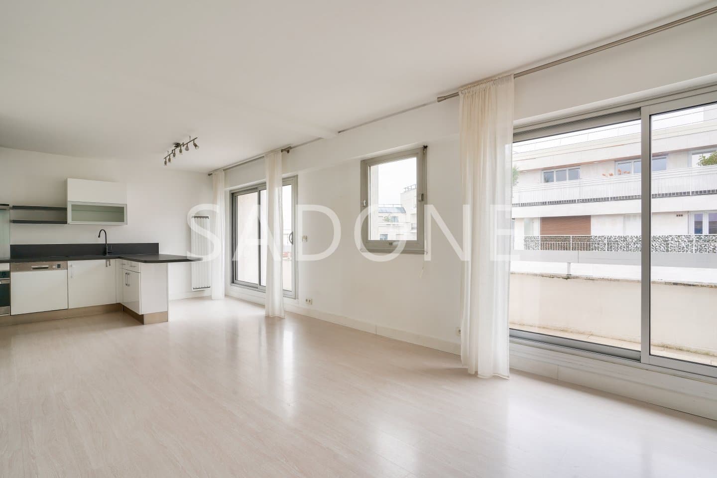 DUPLEX avec TERRASSE et BALCON : 3 pièces 55m².