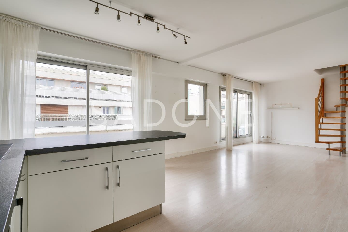 DUPLEX avec TERRASSE et BALCON : 3 pièces 55m².