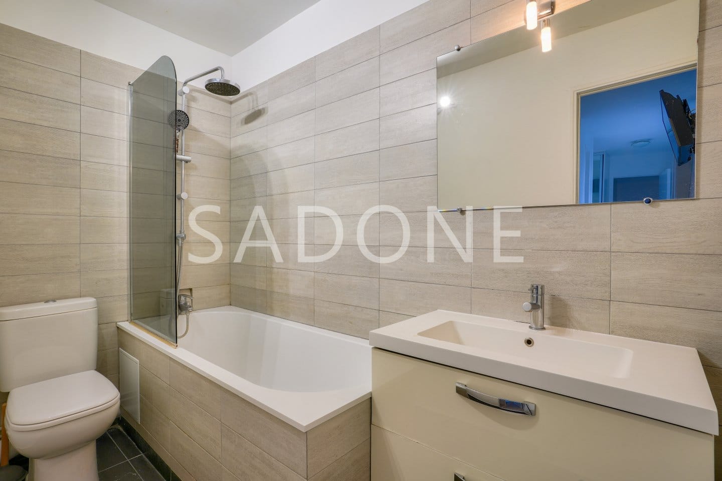 DUPLEX avec TERRASSE et BALCON : 3 pièces 55m².